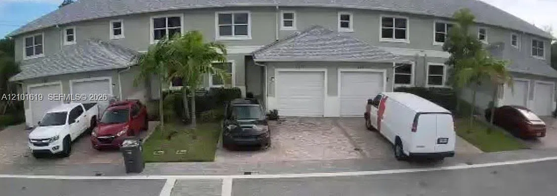 Gulfstream Square Condo — Photo 1