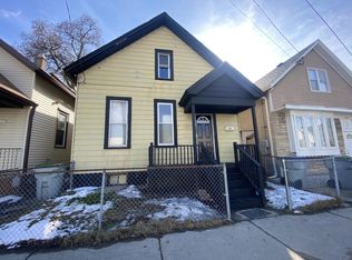 1009 W Greenfield Ave, Milwaukee, WI 53204