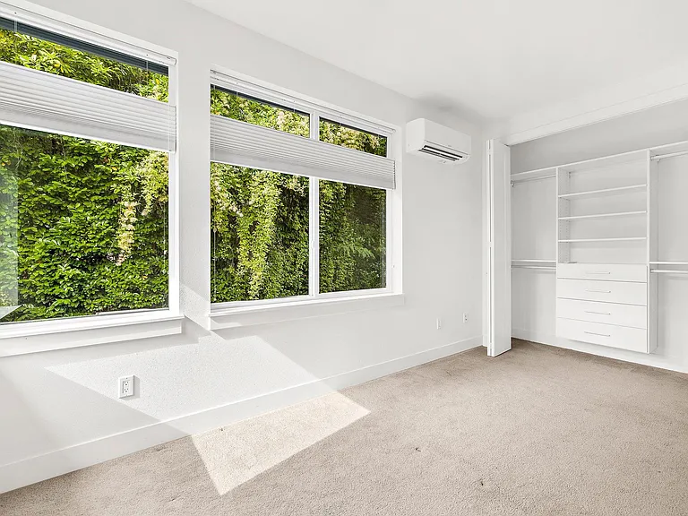 6983 24th Ave SW — Photo 32
