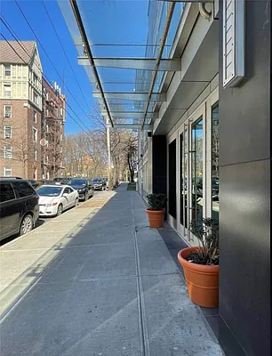 Rented by E Realty International Corp | media 30