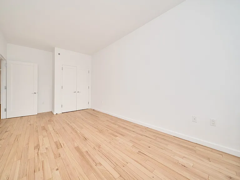2211 3rd Ave #10-E — Photo 7