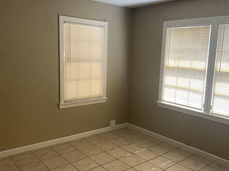 110 E Texas Ave — Photo 6