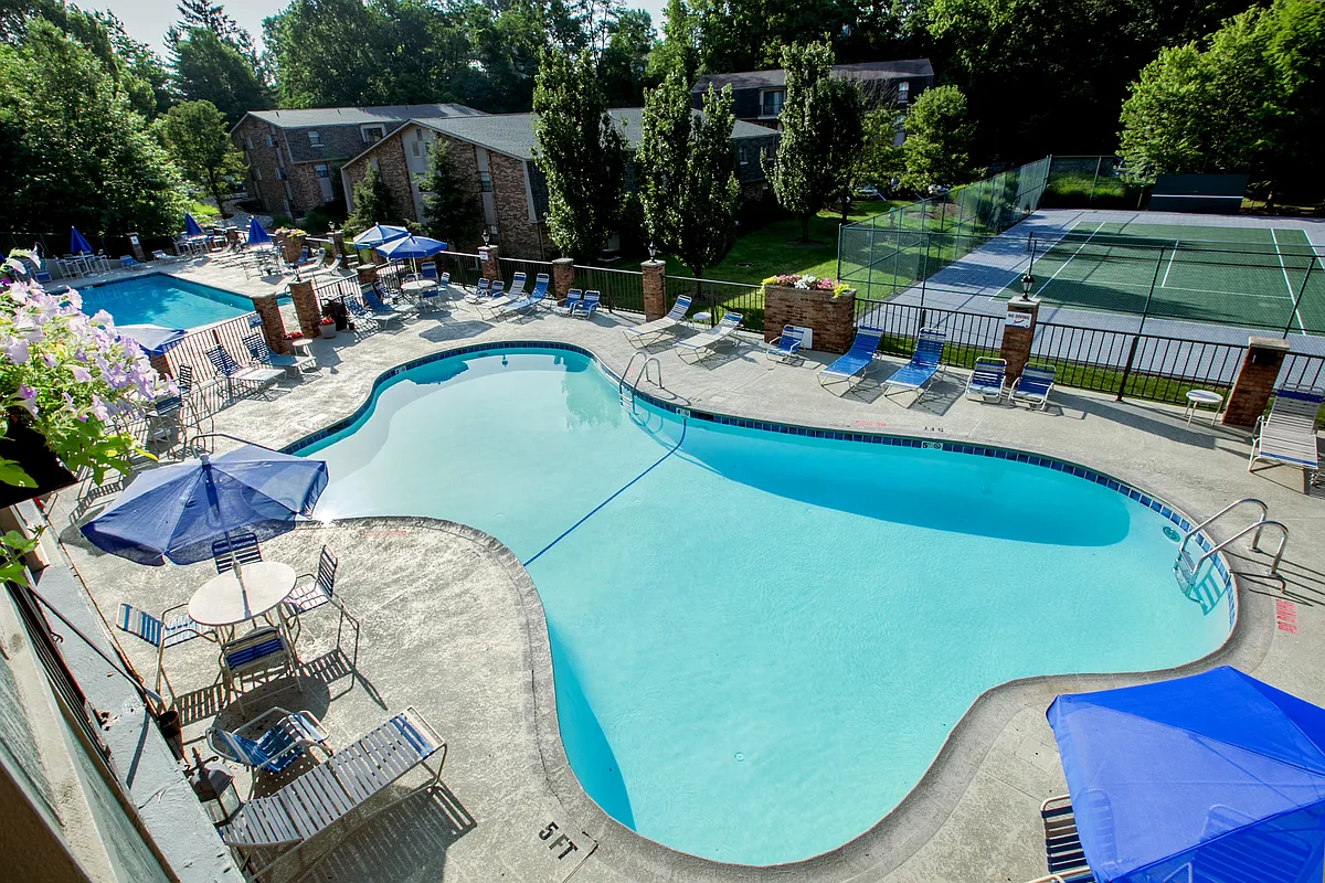 Gettysburg Square Apartments pool - Gettysburg Square