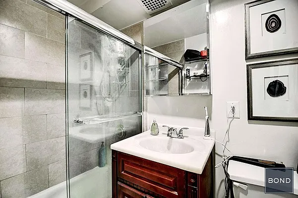 Rented by Bond New York | media 10