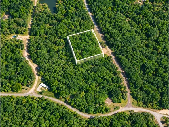 115 Peachwood Ln, Holladay, TN 38341