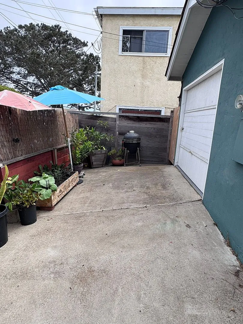 4021-23 Shasta St — Photo 2