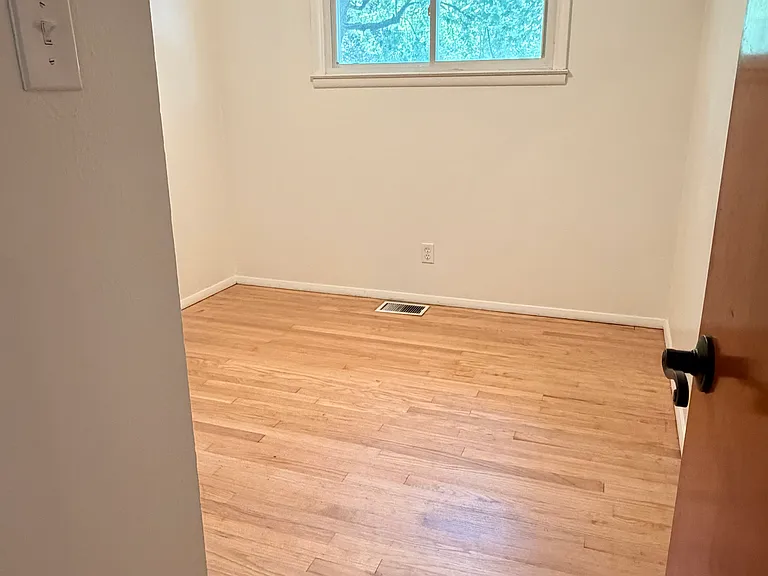 2624 Ferncliff Ave — Photo 5