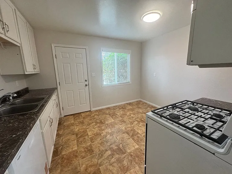 6150-52 Horton Dr — Photo 8