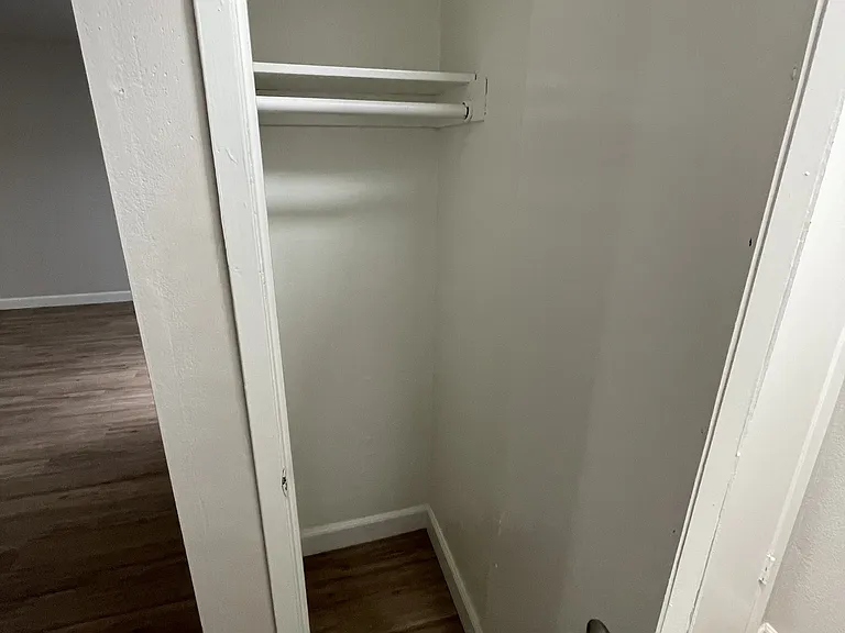 Evergreen apartments — Photo 2