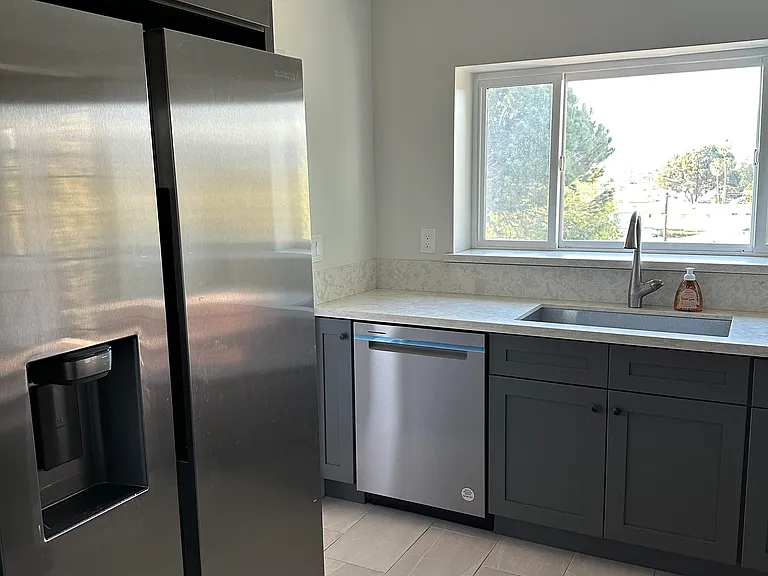 1293 Boynton St — Photo 30