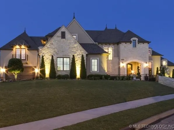 8005 S Guthrie Ave W, Tulsa, OK 74132