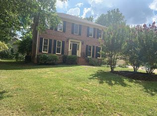 3 Old Oak Dr, Taylors, SC 29687