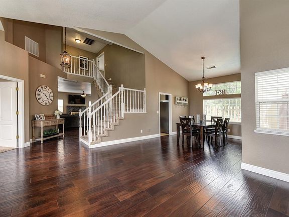 4th image of 5936 Blackstone Dr