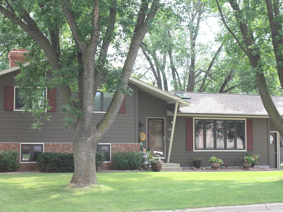 1st image of 113 W James Ave