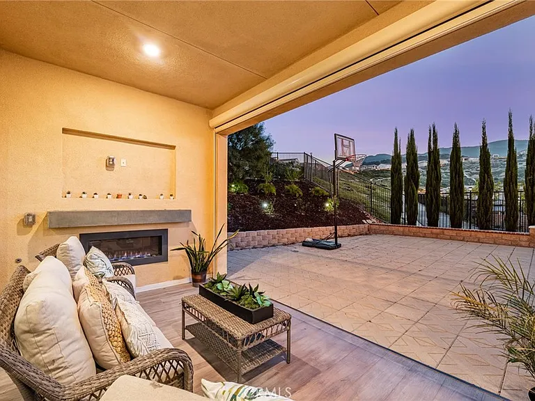 2413 Sierra Bella Dr — Photo 43