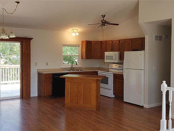 5th image of 24 W Park Dr