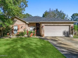 9008 Live Oak Ave, Ocean Springs, MS 39564