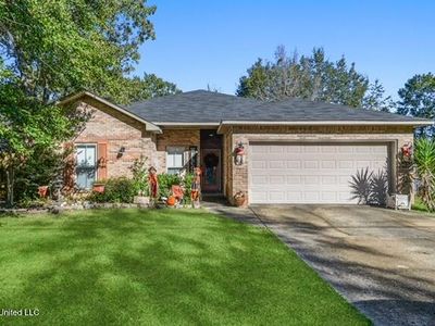 9008 Live Oak Ave, Ocean Springs, MS, 39564