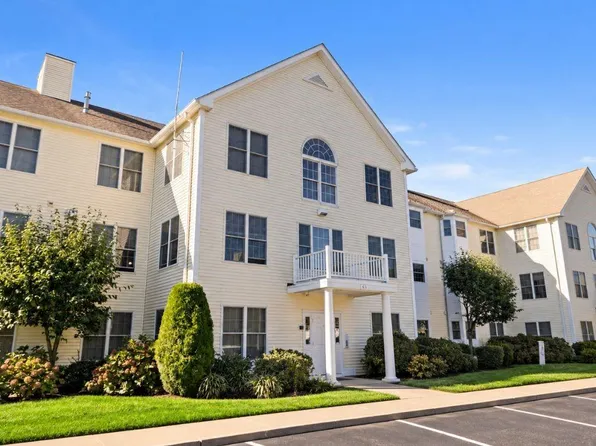45 Saw Mill Dr Unit 203, North Kingstown, RI 02852