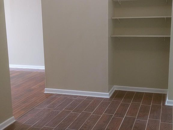 2nd image of 2425 Shelby St APT 7A