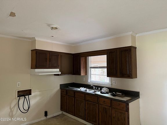 2nd image of 1025 Hazelwood Drive