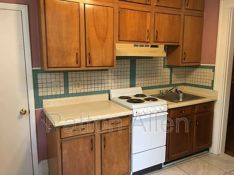 130 Edwin Pl #1 — Photo 6