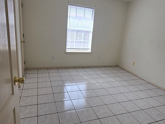 5th image of 1907 Bahamas Dr #2