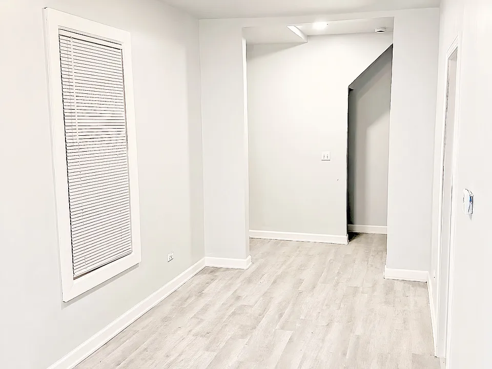 14305 Irving Ave #1