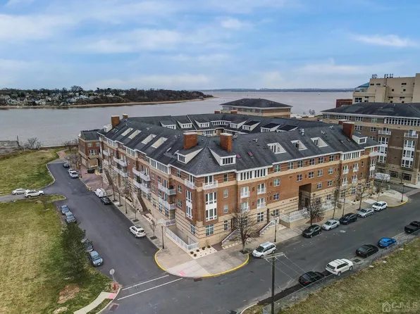 368 Rector St Unit 417, Perth Amboy, NJ 08861