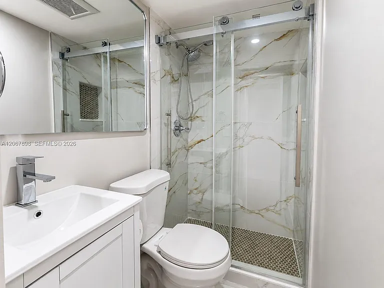 14124 Kendale Lakes Cir #14124 — Photo 13