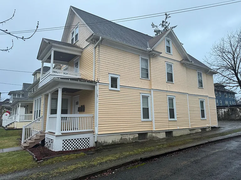 9 Minden Ave #2 — Photo 23