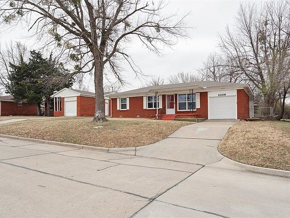 2nd image of 2209 Flannery Dr