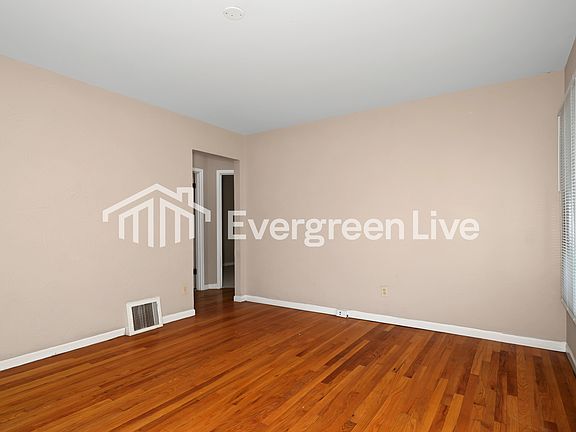 4th image of 110 Saint Daniel Ln