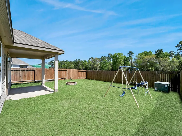 17630 Holroyd Rd — Photo 24