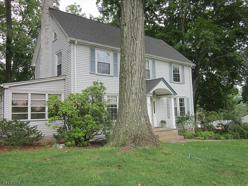 1st image of 206 Gregory Ave
