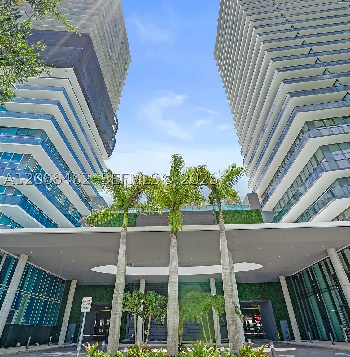 2 bed, 2.0 bath, $4,850 — Photo 3