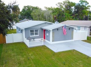 527 Glenoak St N, Saint Petersburg, FL 33703
