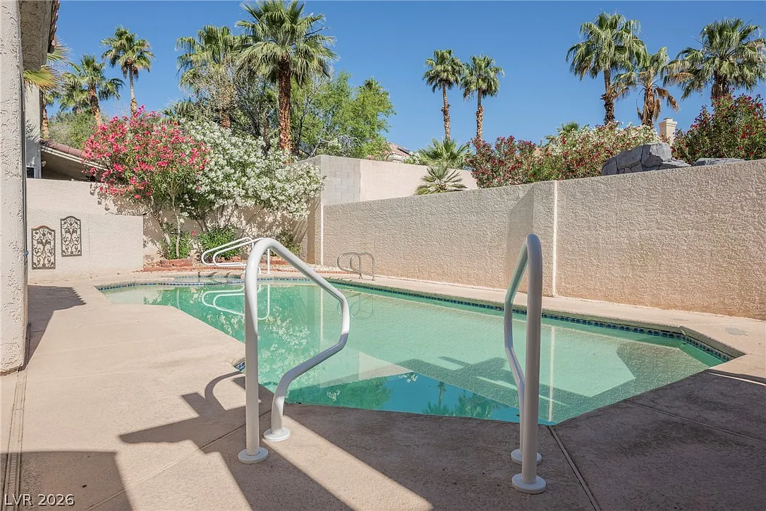 3 bed, 2.5 bath, 2663 sqft, $2,855 — Photo 2