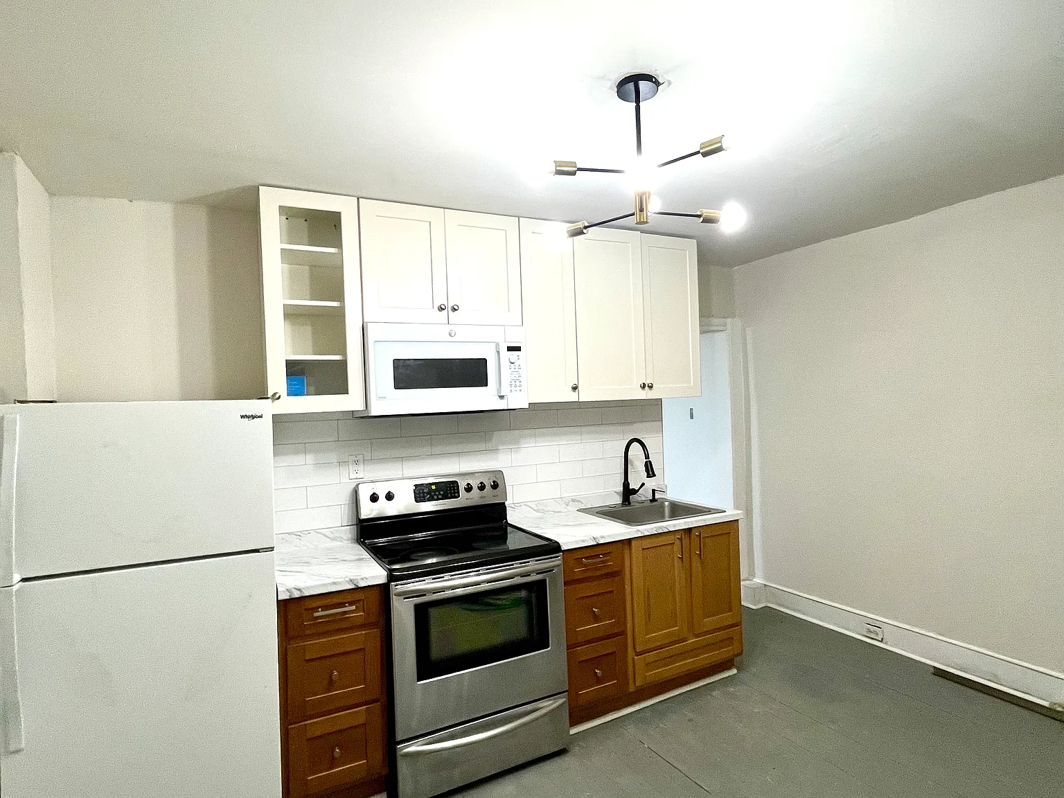 2 bed, 700 sqft, $1,300 — Photo 4