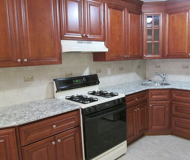 2nd image of 650 Baltic St #1