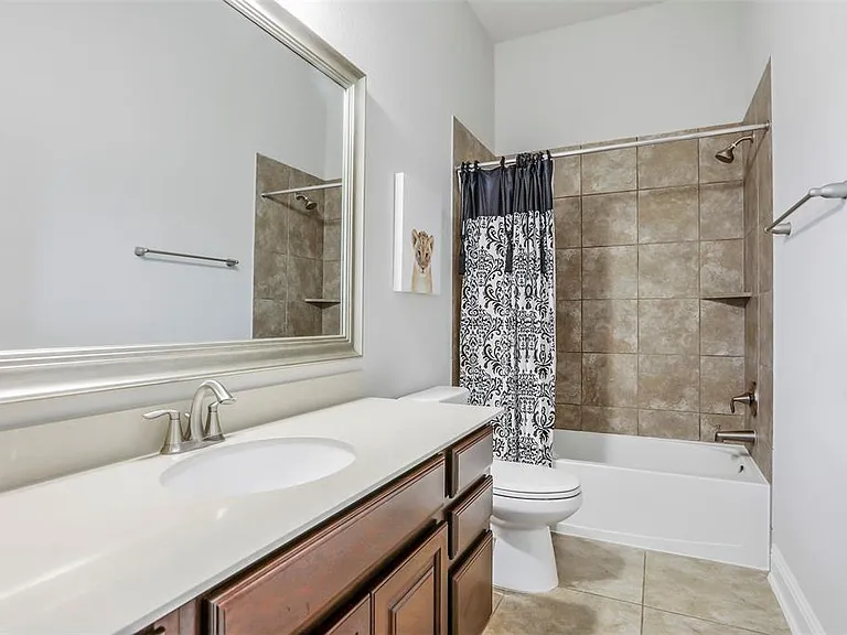1815 Carriage Oaks Ln — Photo 18