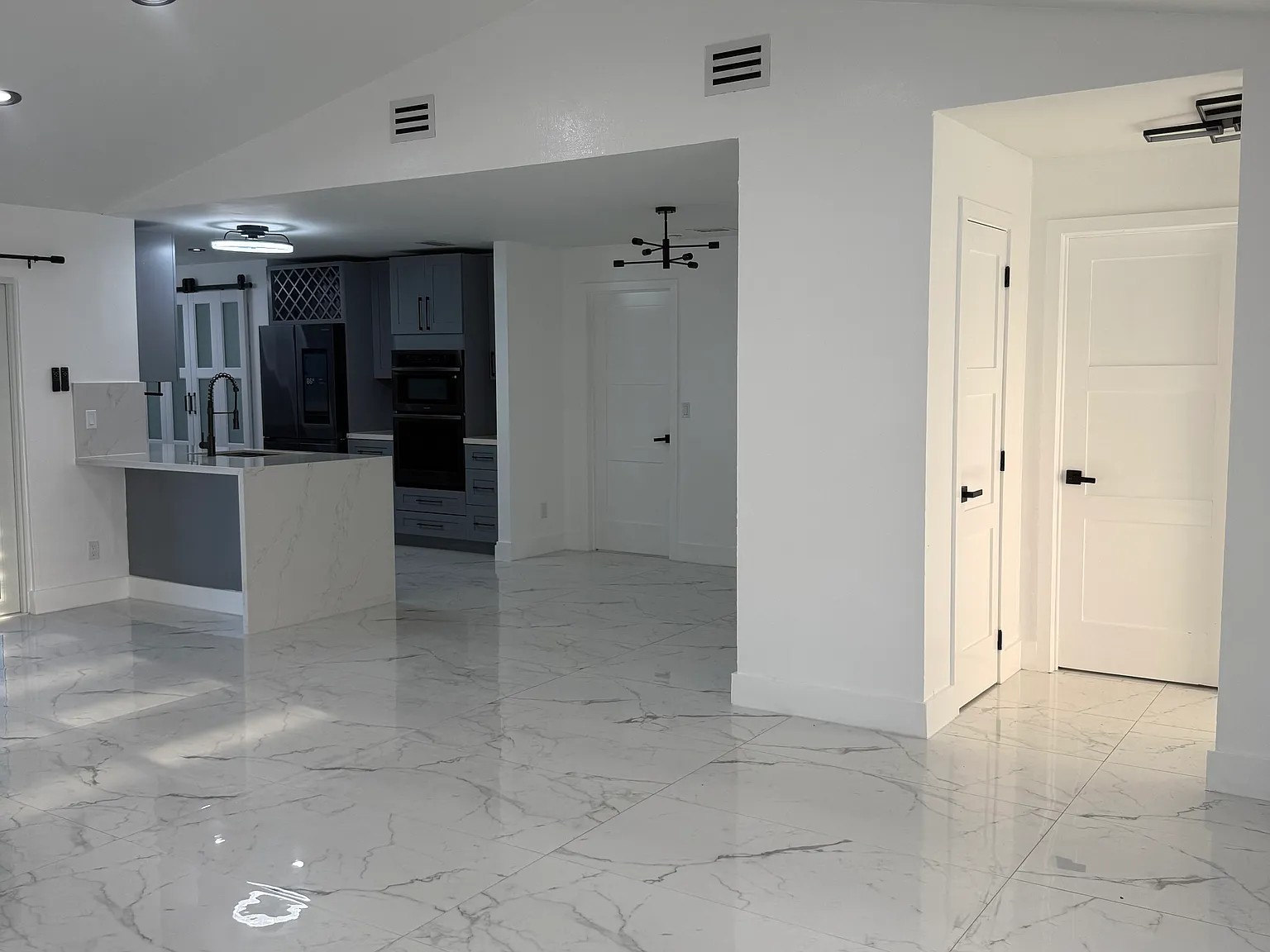 3 bed, 1530 sqft, $2,500 — Photo 2