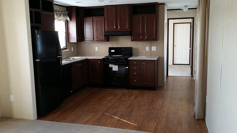 1st image of 3576 Iroquois Rd