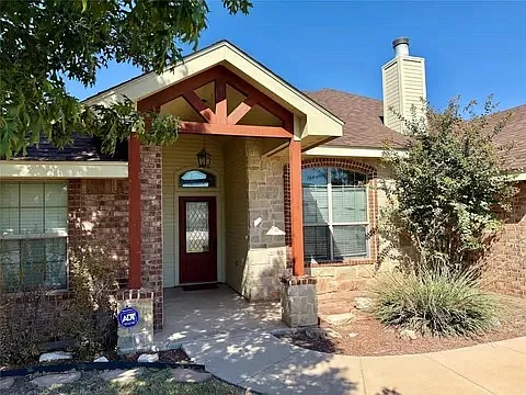 3 bed, 1437 sqft, $2,850 — Photo 2