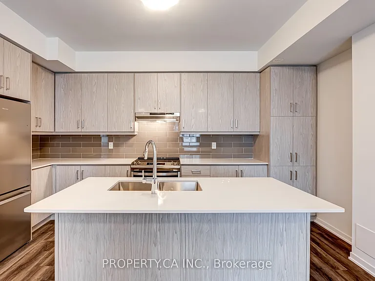 80 Honeycrisp Cres #Townhouse 377 — Photo 1