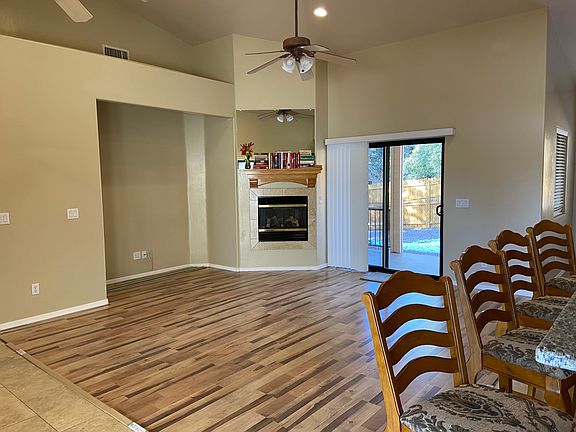 Family room/ gas fireplace