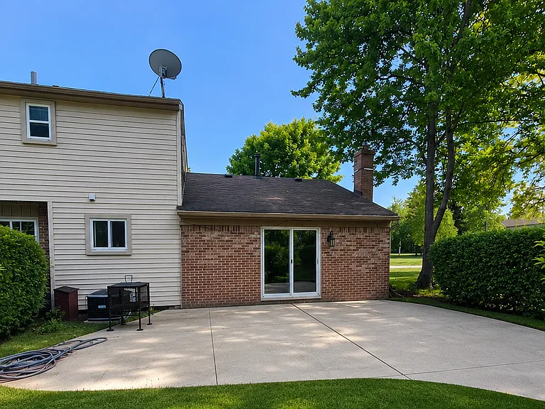 880 Dickson Ln — Photo 22