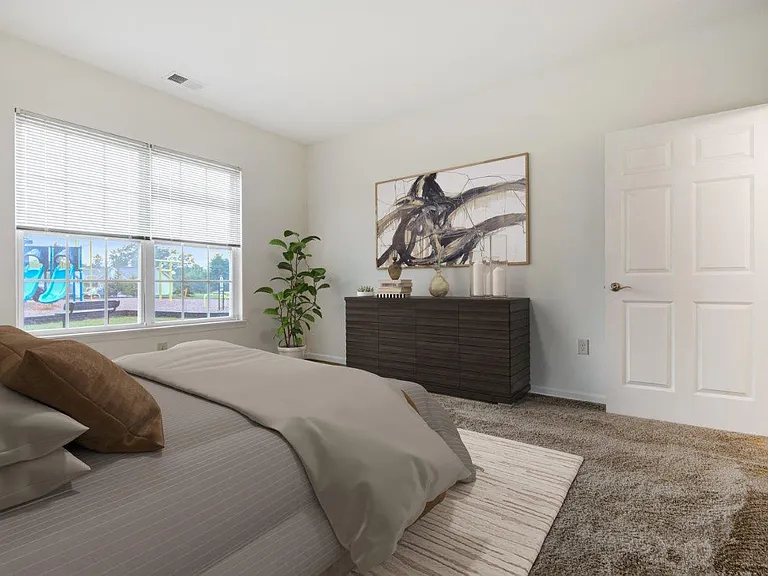 Avon Commons Apartment Homes — Photo 9