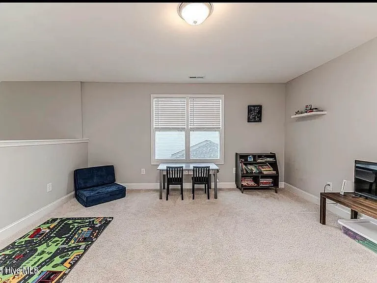 223 Burnside Dr — Photo 22