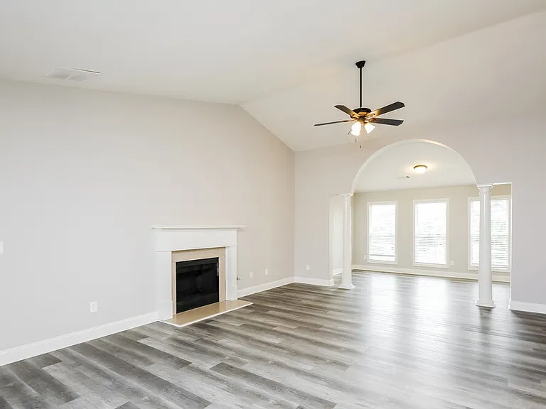 368 Embassy Dr — Photo 6
